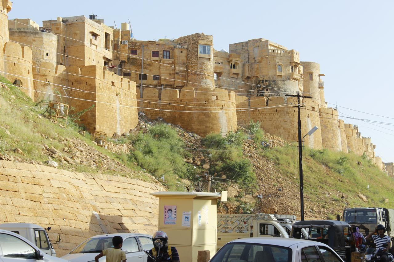 Hotel Vrinda Palace Jaisalmer Buitenkant foto