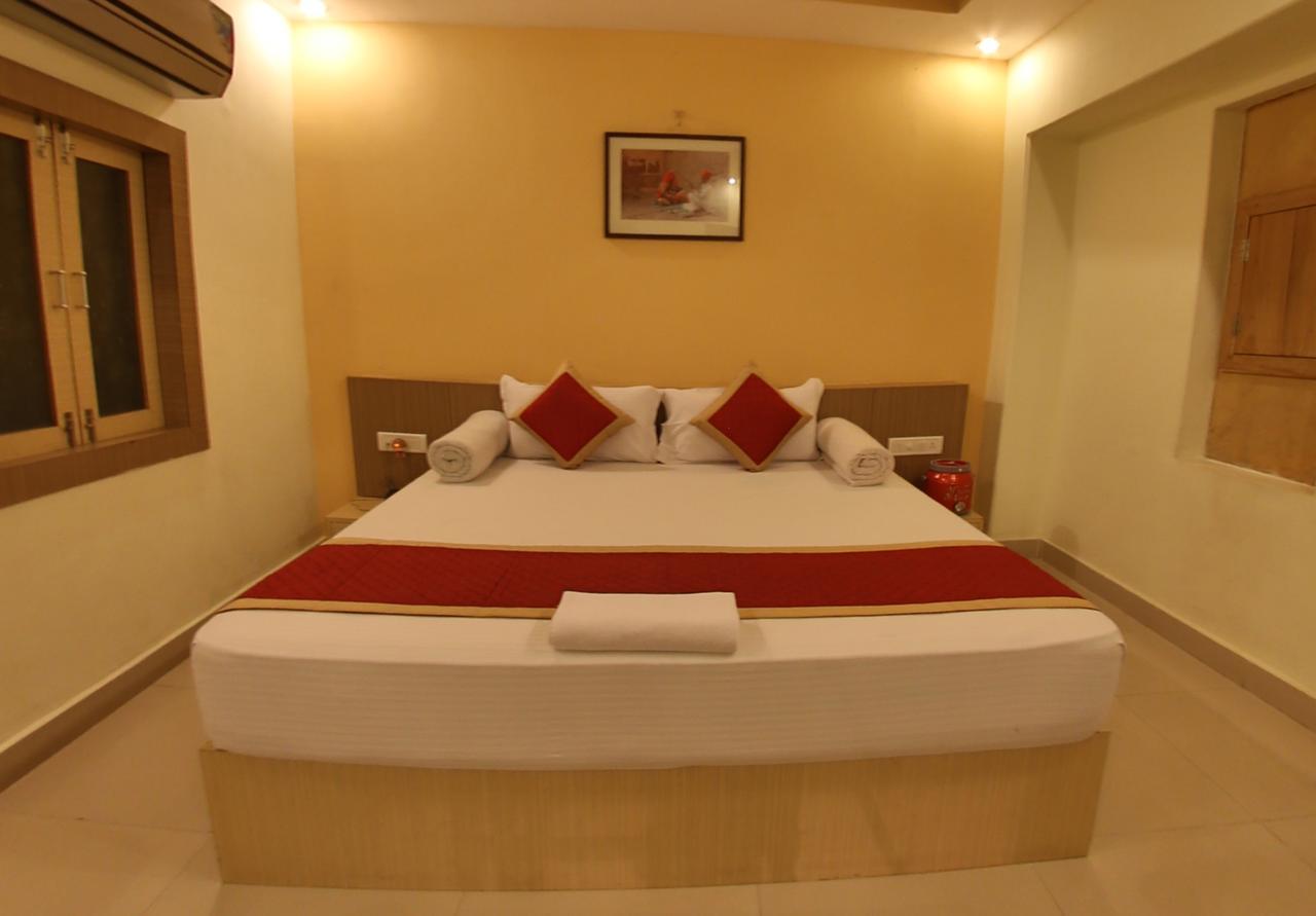 Hotel Vrinda Palace Jaisalmer Buitenkant foto